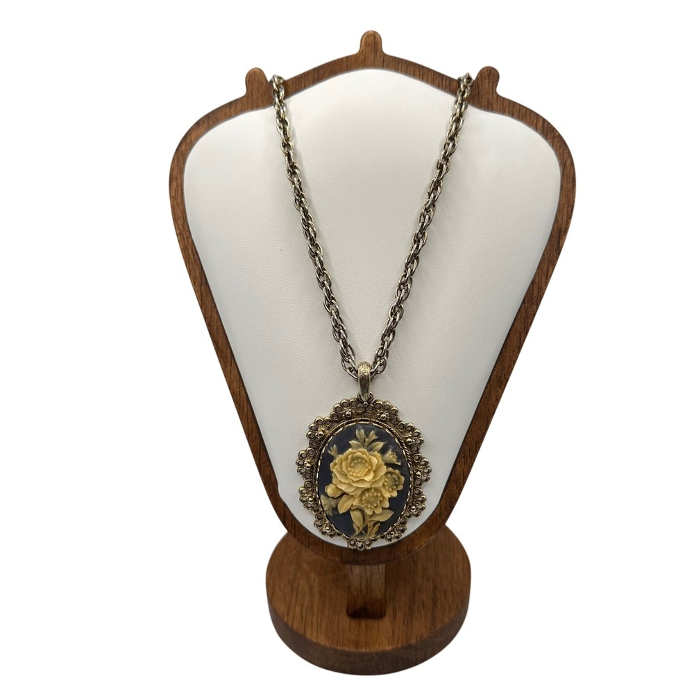 VTG Style Floral Cameo Pendant Necklace Gold Tone Filigree Gray Flower SHP